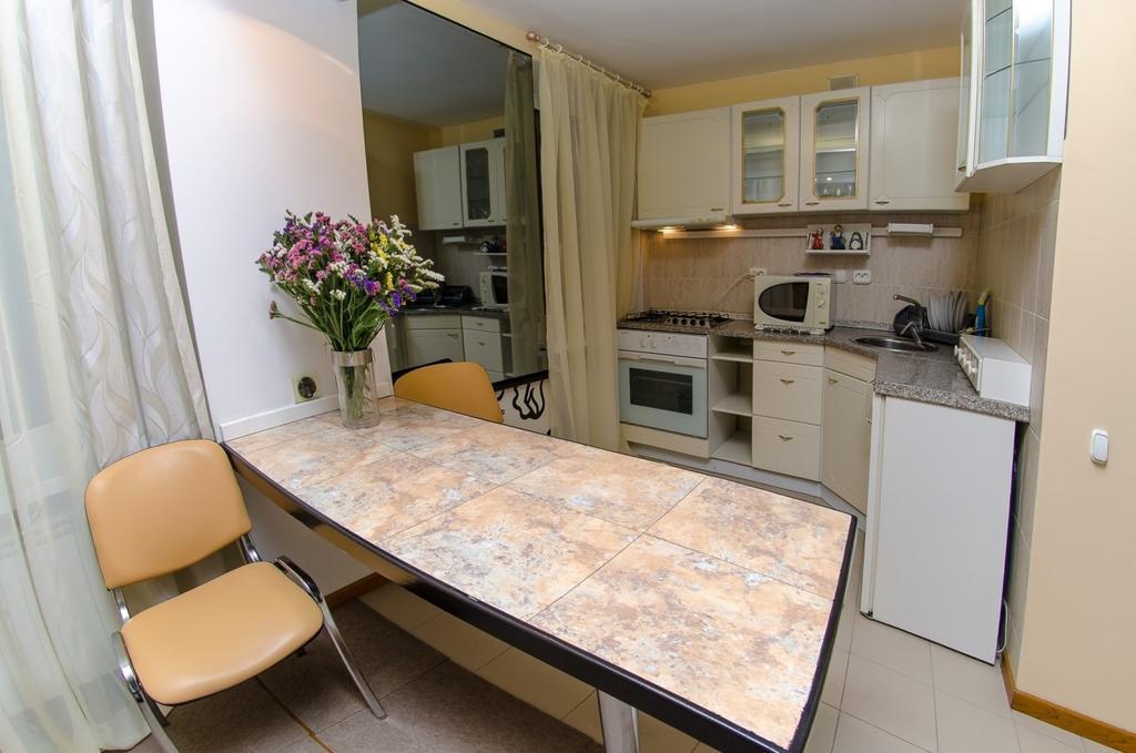 Apartment Triokhsviatytelskaya Street 3 Киев Экстерьер фото