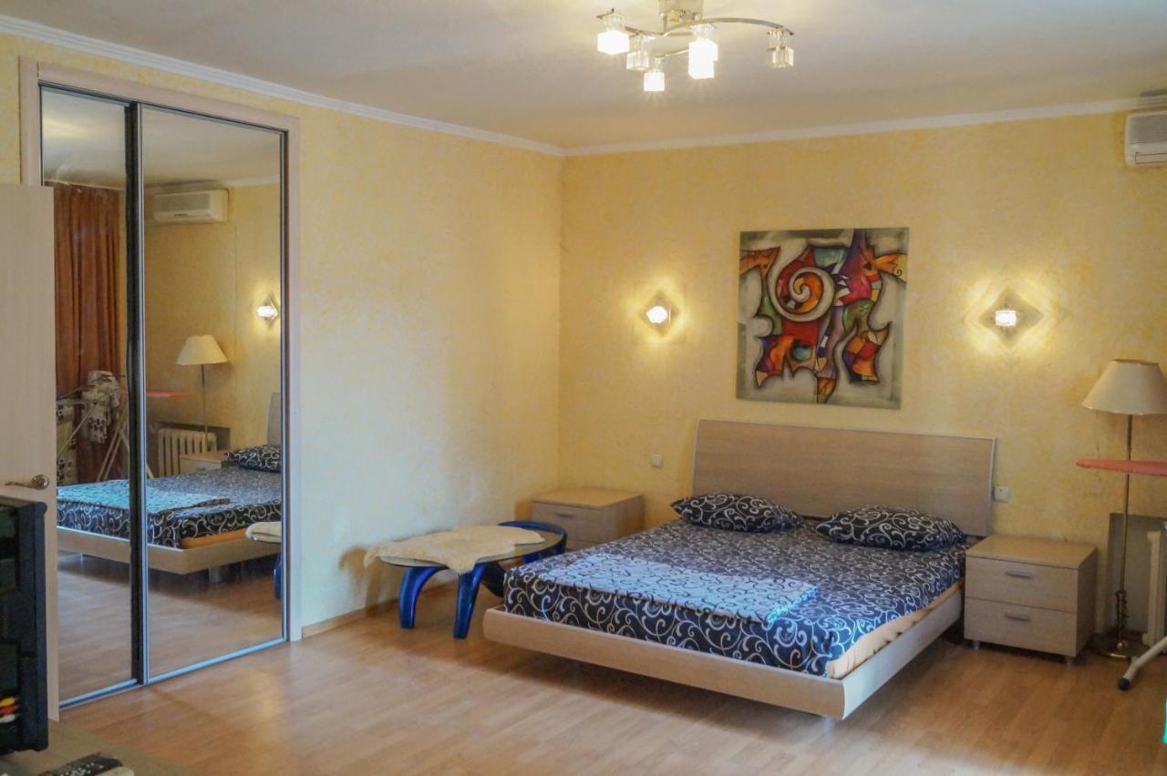 Apartment Triokhsviatytelskaya Street 3 Киев Экстерьер фото