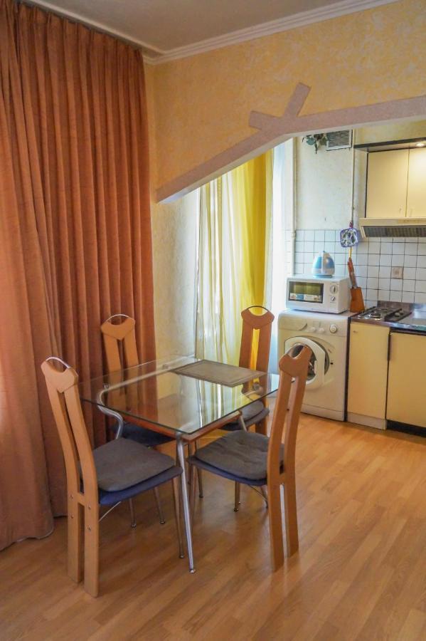Apartment Triokhsviatytelskaya Street 3 Киев Экстерьер фото
