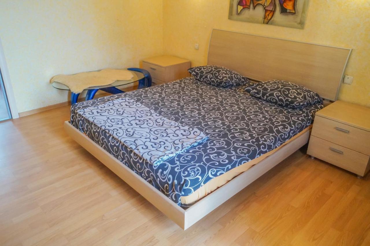 Apartment Triokhsviatytelskaya Street 3 Киев Экстерьер фото